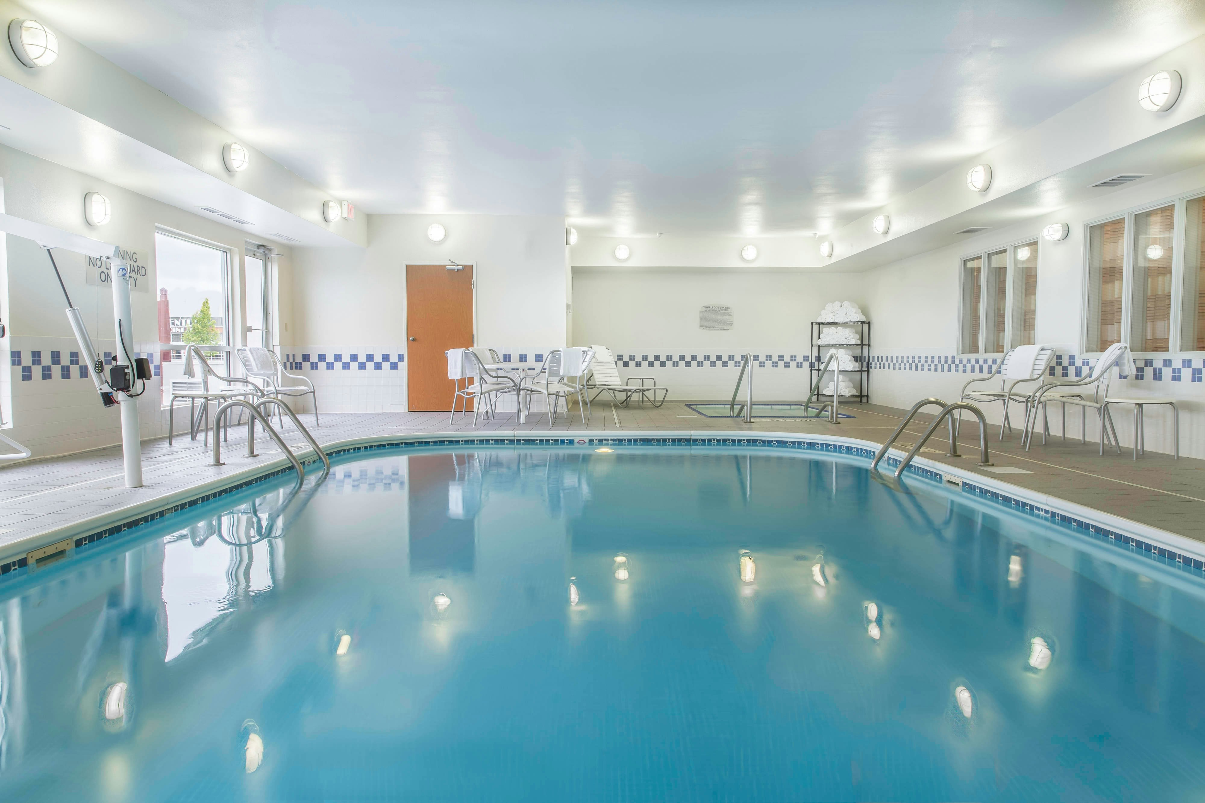 Fairfield Inn Suites Fargo 16/34