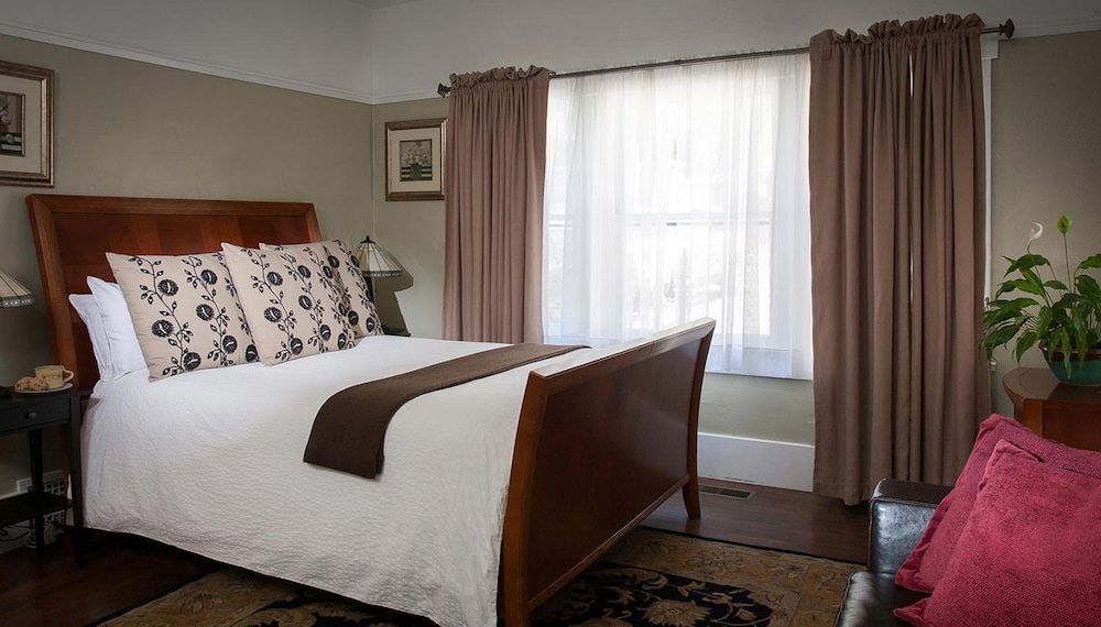Craftsman Inn 25/70