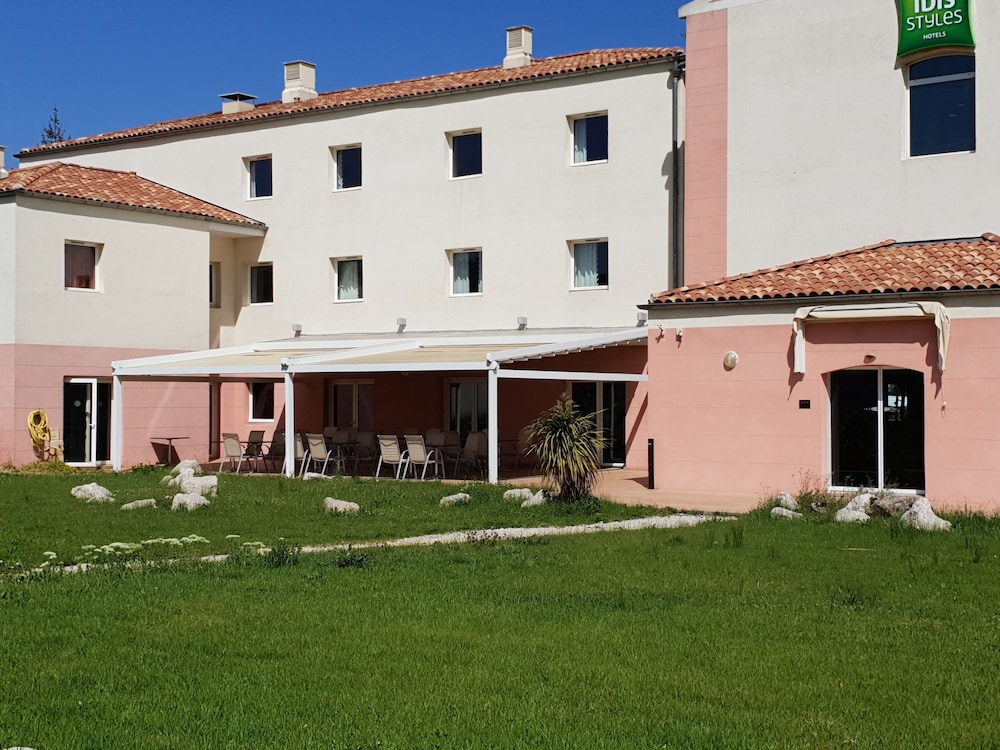 Ibis Styles Marseille Plan De Campagne 66/70