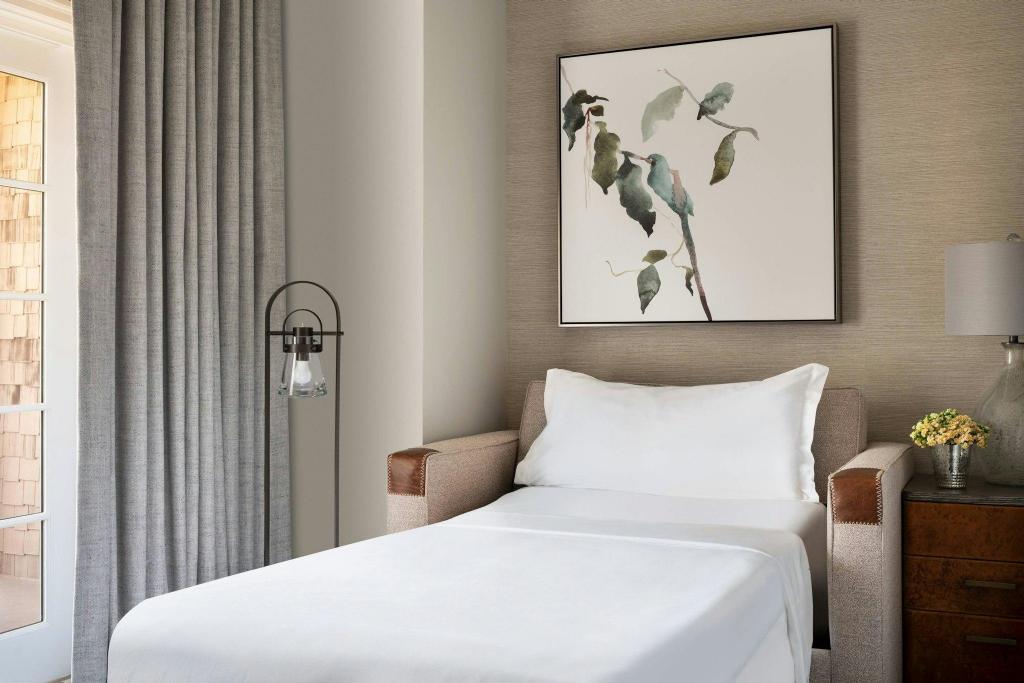 Fireside, Guest Room, King Bed, Resort View, Terrace, Terrace Level