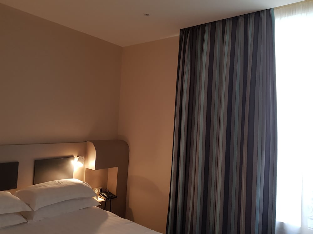Hotel De Grignan 15/64