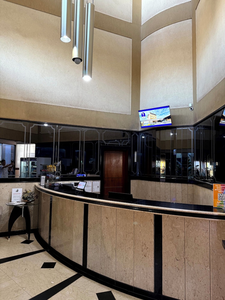 Astron Associado Cristal Palace Hotel 7/56