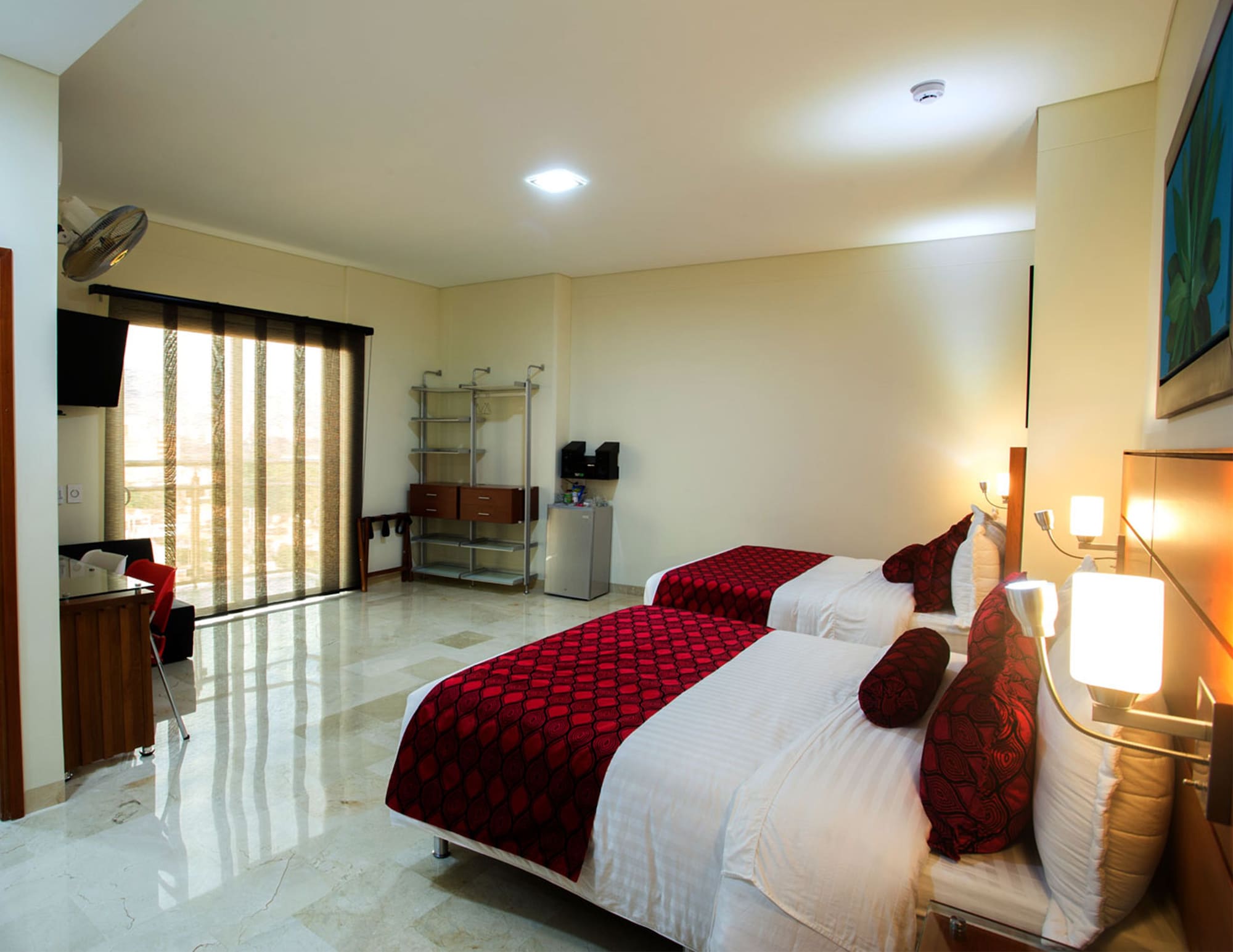 DELUXE, 2 QUEEN BEDS, BALCONY