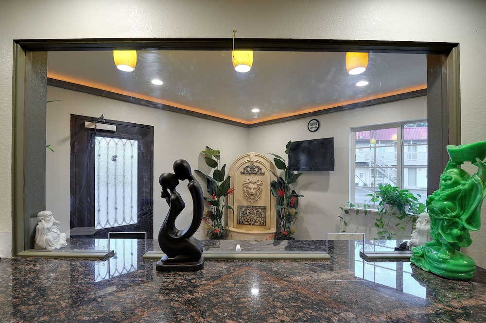 Romantic Inn Suites 34/43