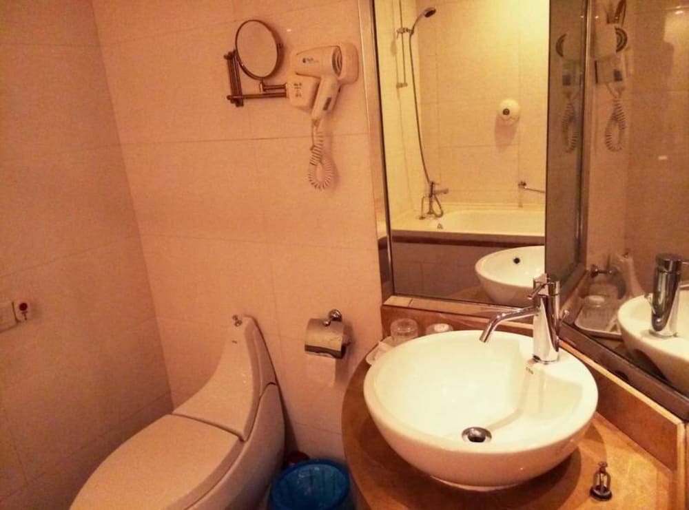 Shanghai Qidian Apartment The Bund 50/50