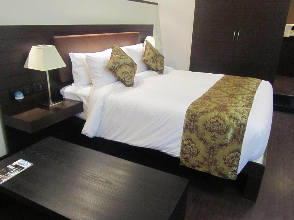 Zip by Spree Hotels at the Woodrose 17/26