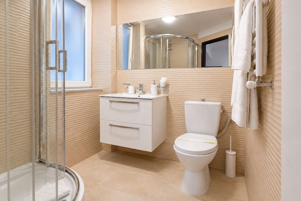 Bucur Accommodation 44/46
