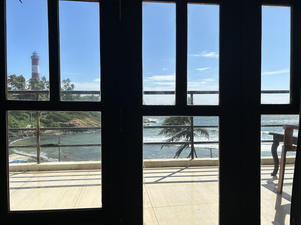The Ocean Park Beach Resort 41/45