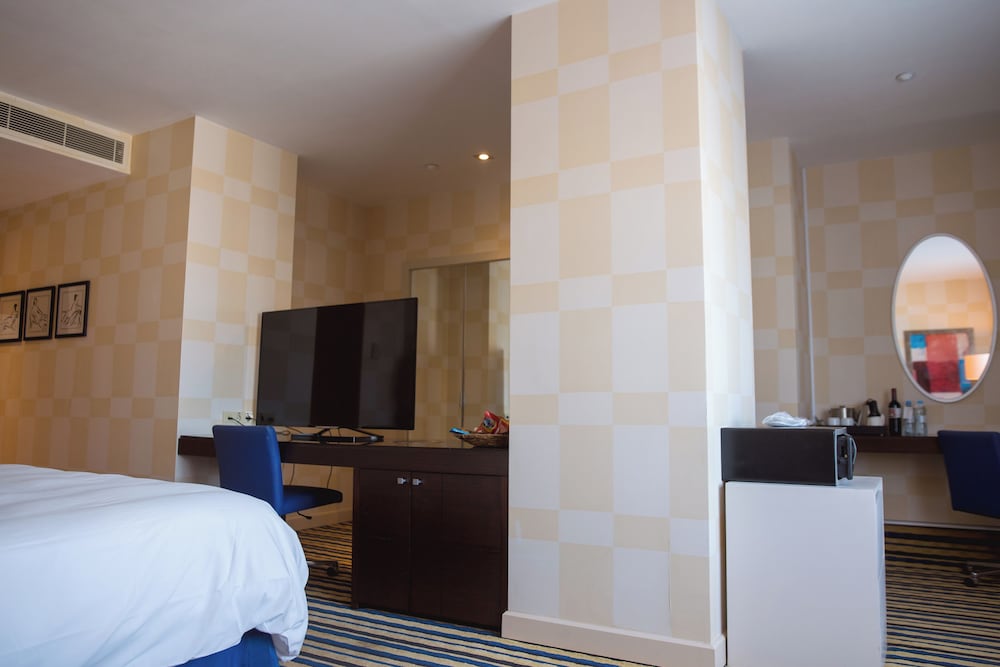 Renaissance Atyrau Hotel 15/54