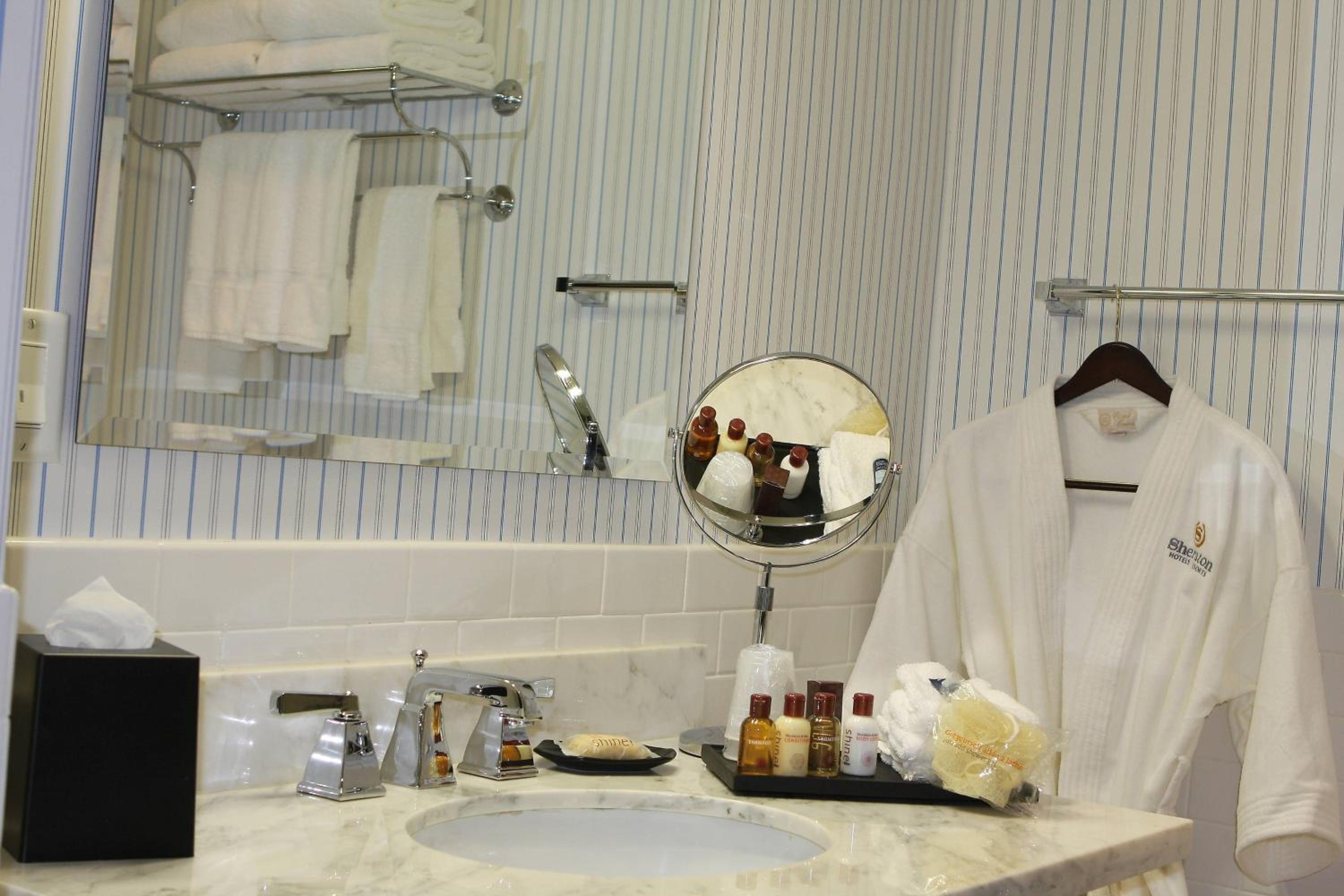 Guest Room, 2 Double Beds, Low Floor