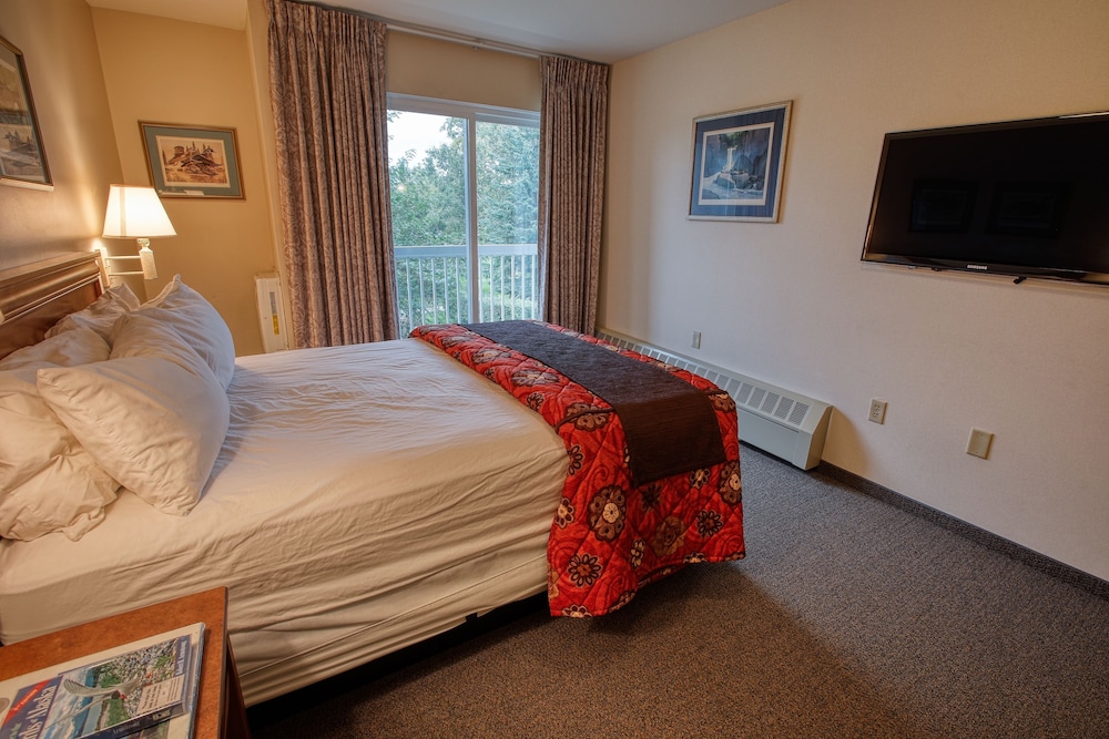 Bear Lodge At Wedgewood Resort 9/37
