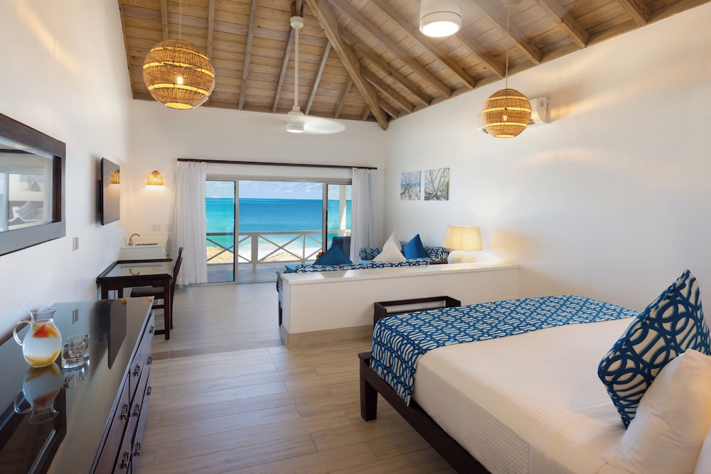 Premium, Suite, King Bed, Beach Front