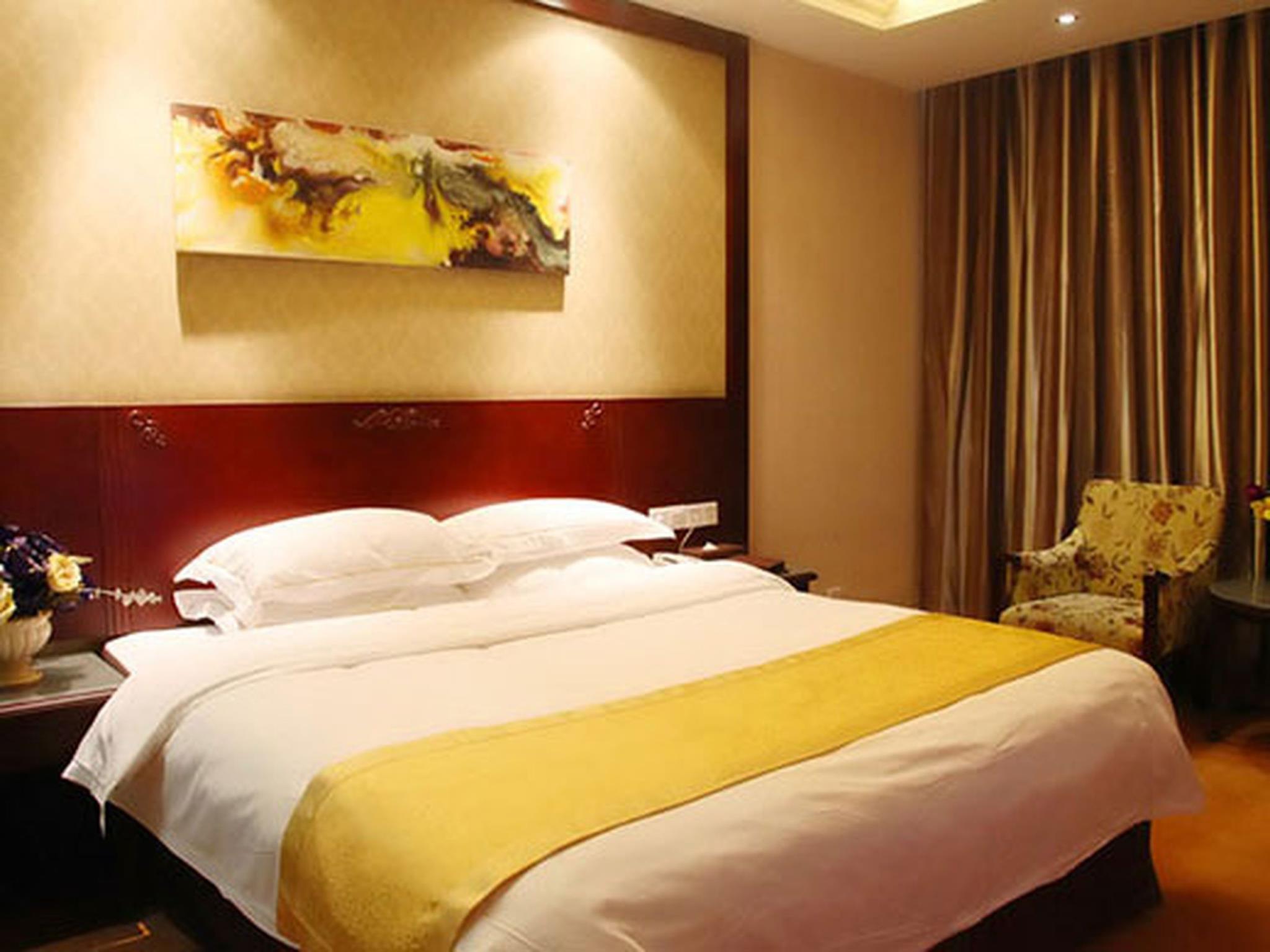 Vienna Hotel (Jiangyin Qishan Road) 23/28