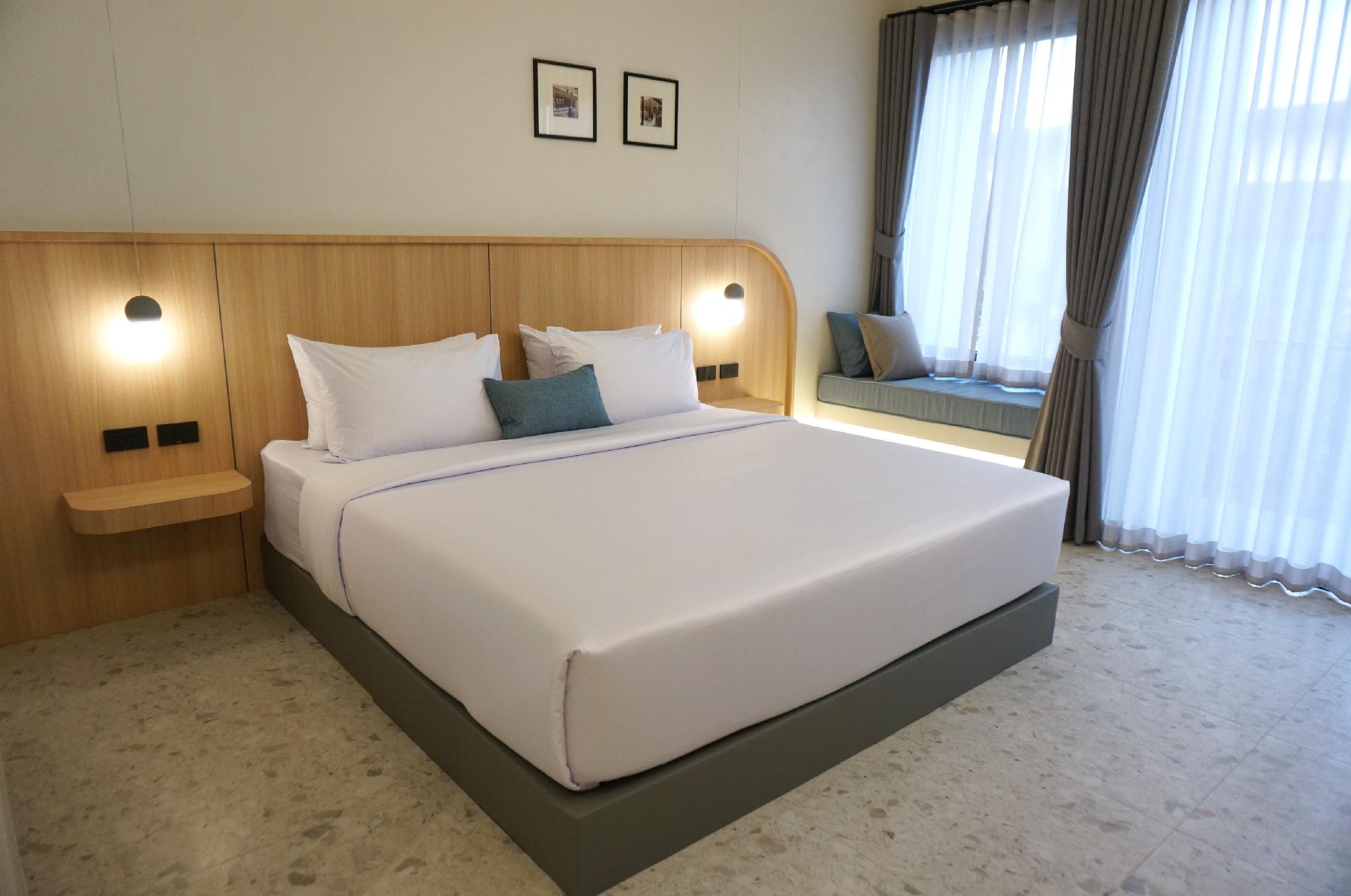 Deluxe, Double Bed, Pool View
