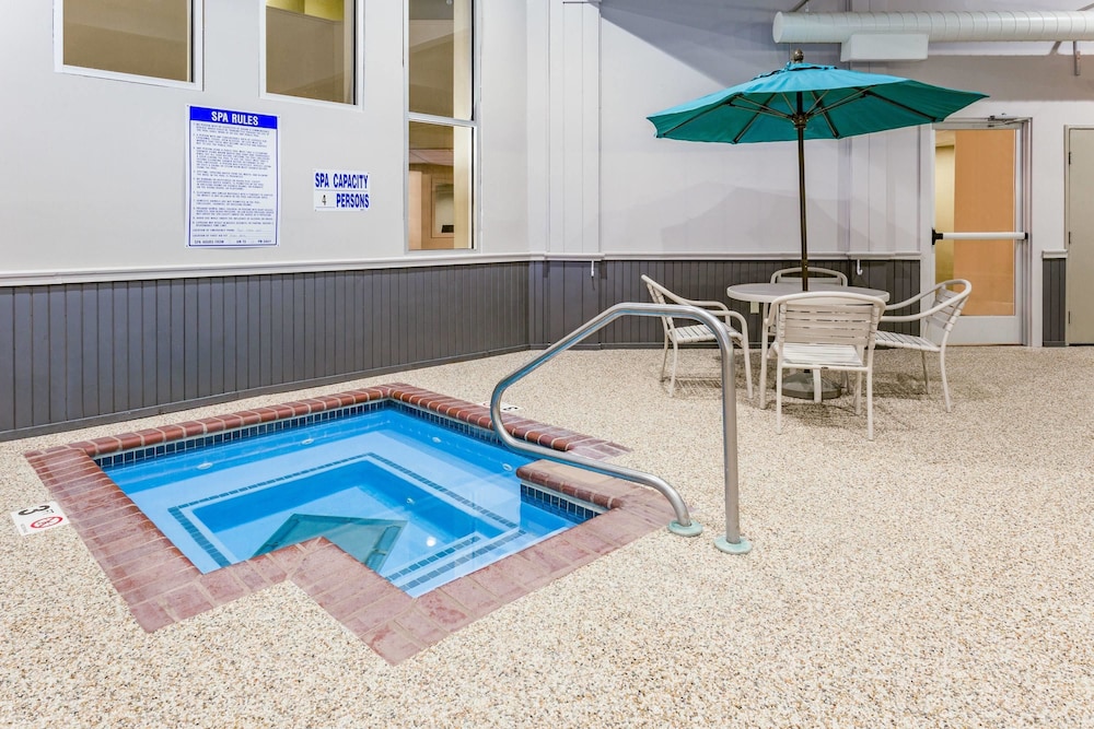 Americinn By Wyndham Sleepy Eye 43/53