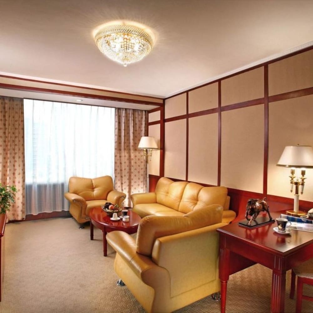 Huaqiao 45/50