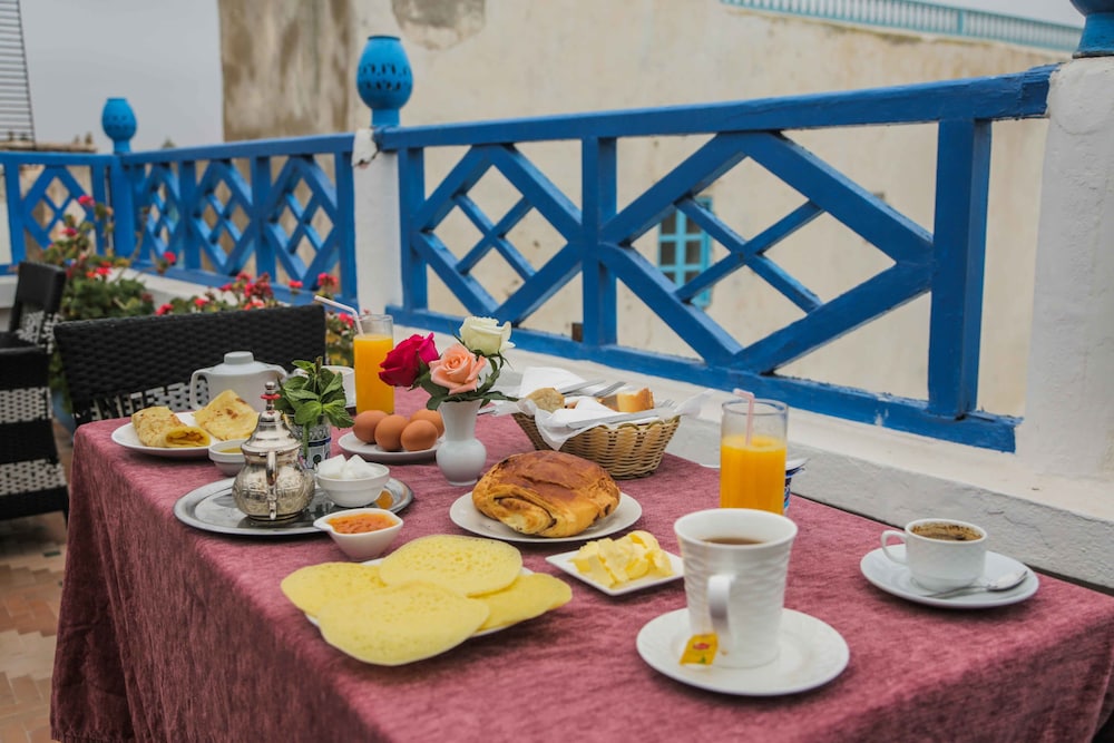 Riad Nakhla 52/62