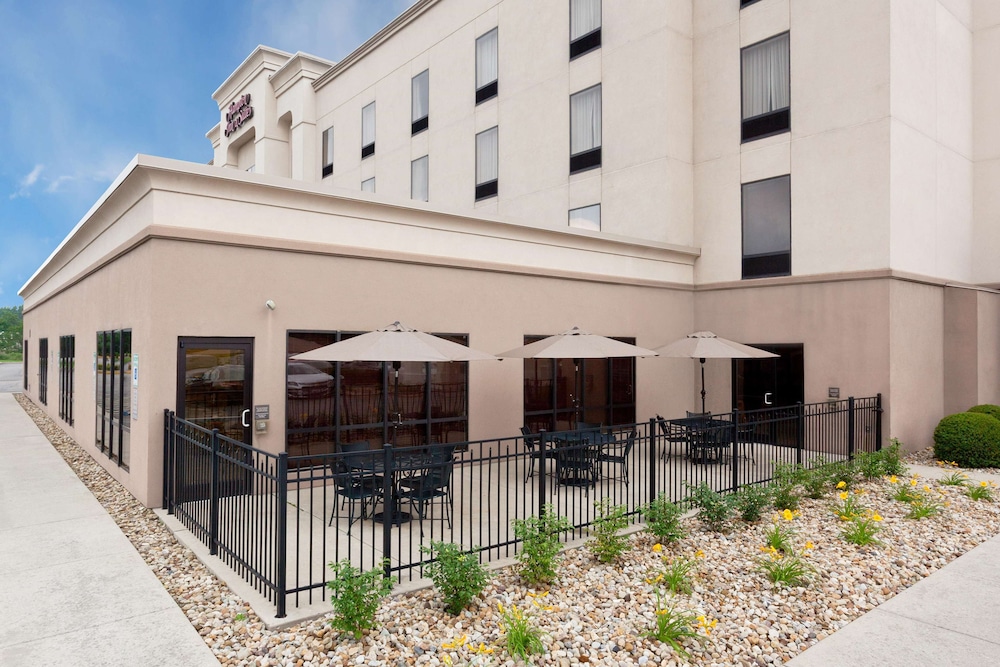 Hampton Inn & Suites Grove City 1/39