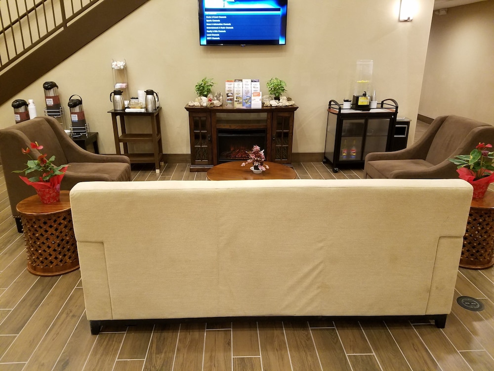 Comfort Inn and Suites Vernal National Monument Area 25/42