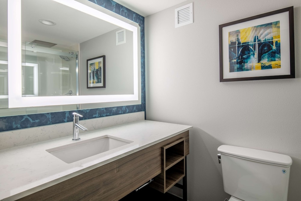 La Quinta Inn Suites By Wyndham Spokane Downtown 36/36