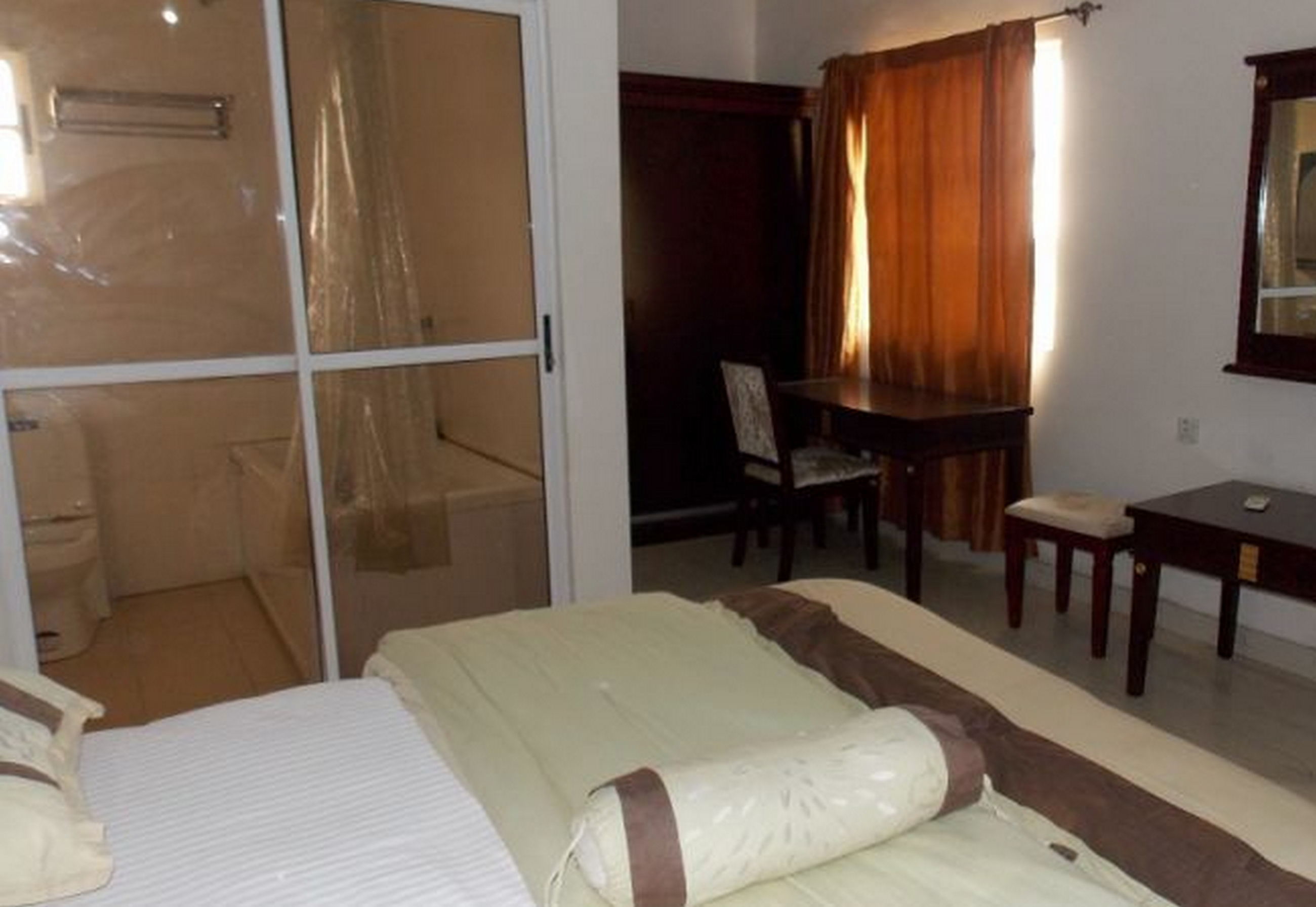 GADE PLACE HOTEL 5/18
