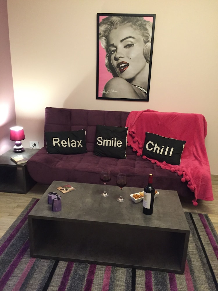 HOtello Guest Suites 5/28