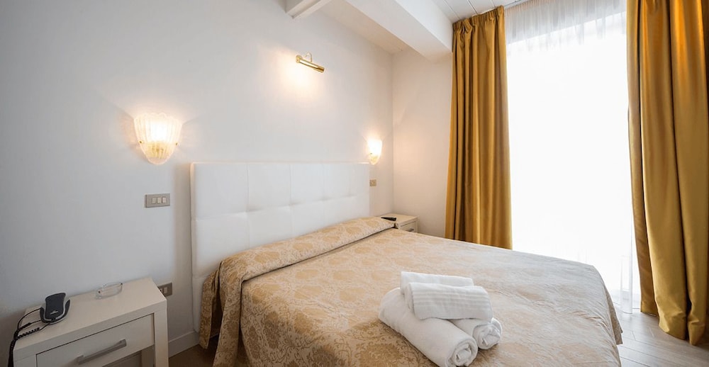 Hotel Alexander 11/50