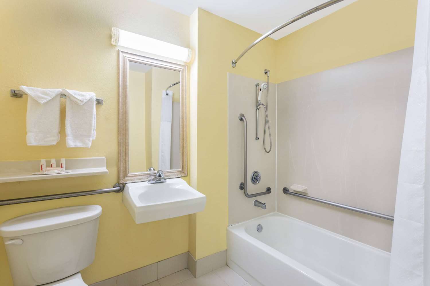 Baymont By Wyndham Savannah Midtown 8/9