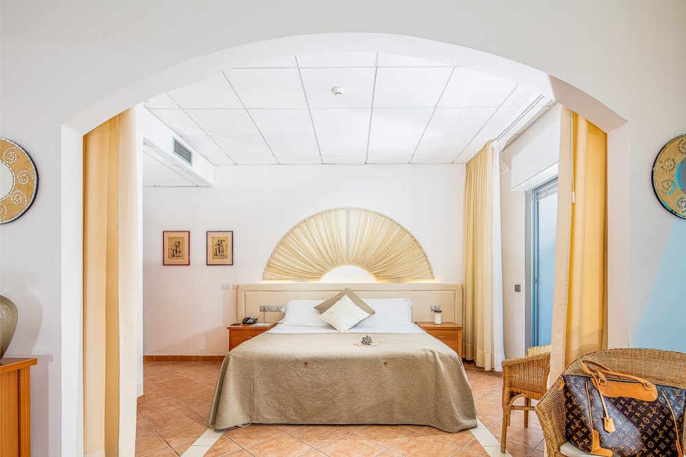 Rex Hotel 13/56