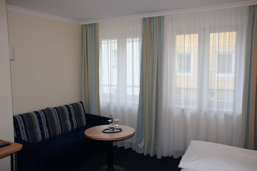 Daniel Hotel 36/61