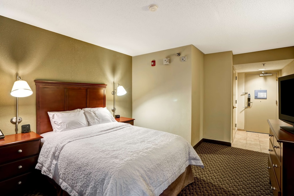 Hampton Inn Fairmont Wv 23/61