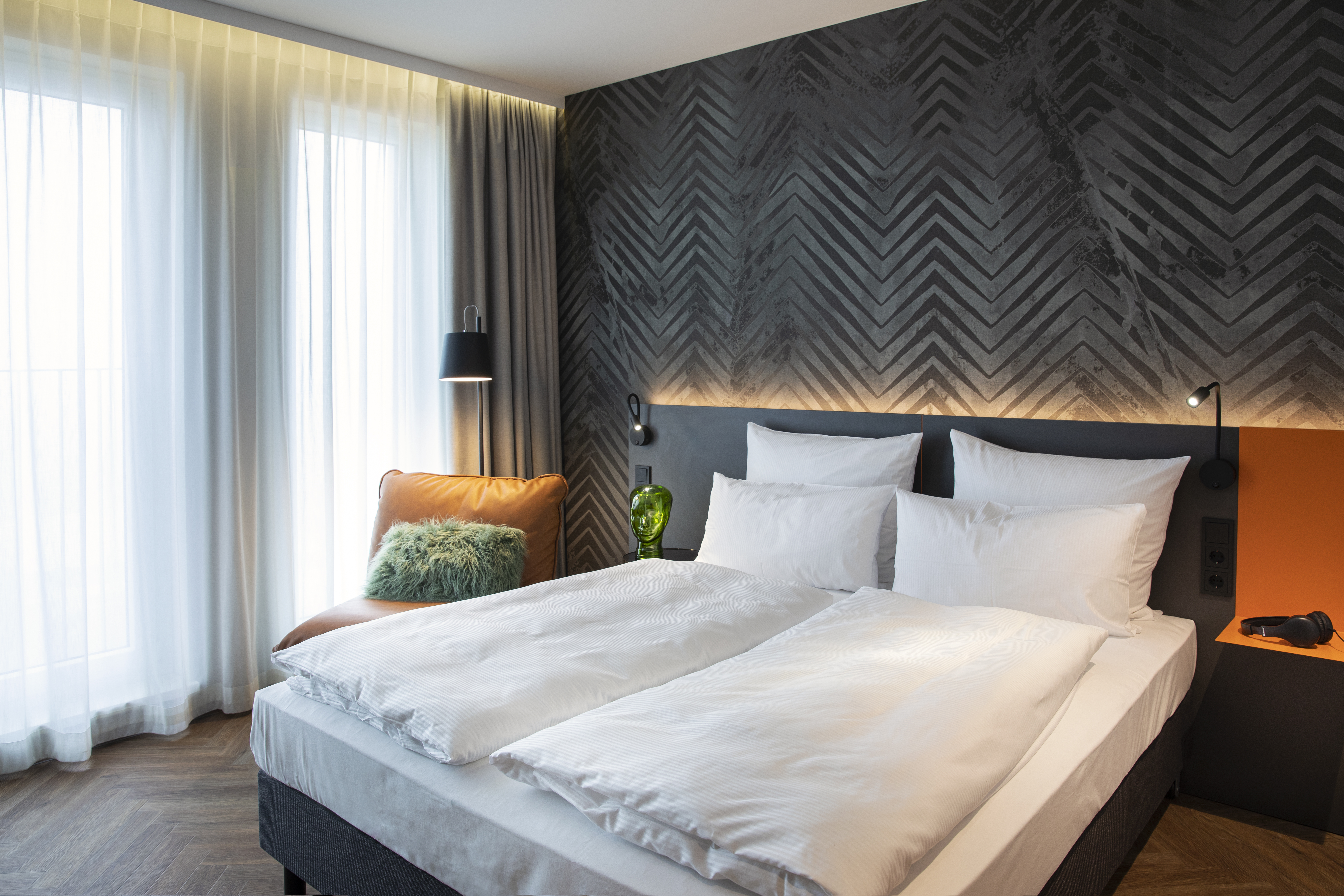 Business, King Bed