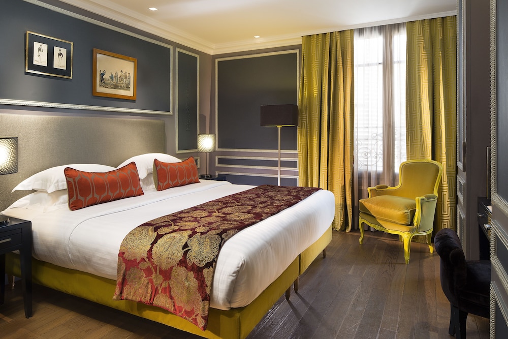 DELUXE, DOUBLE BED