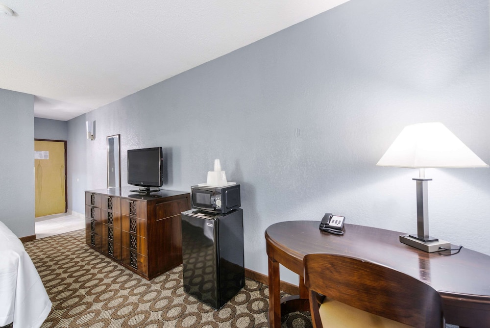 Econo Lodge Lafayette 51/57