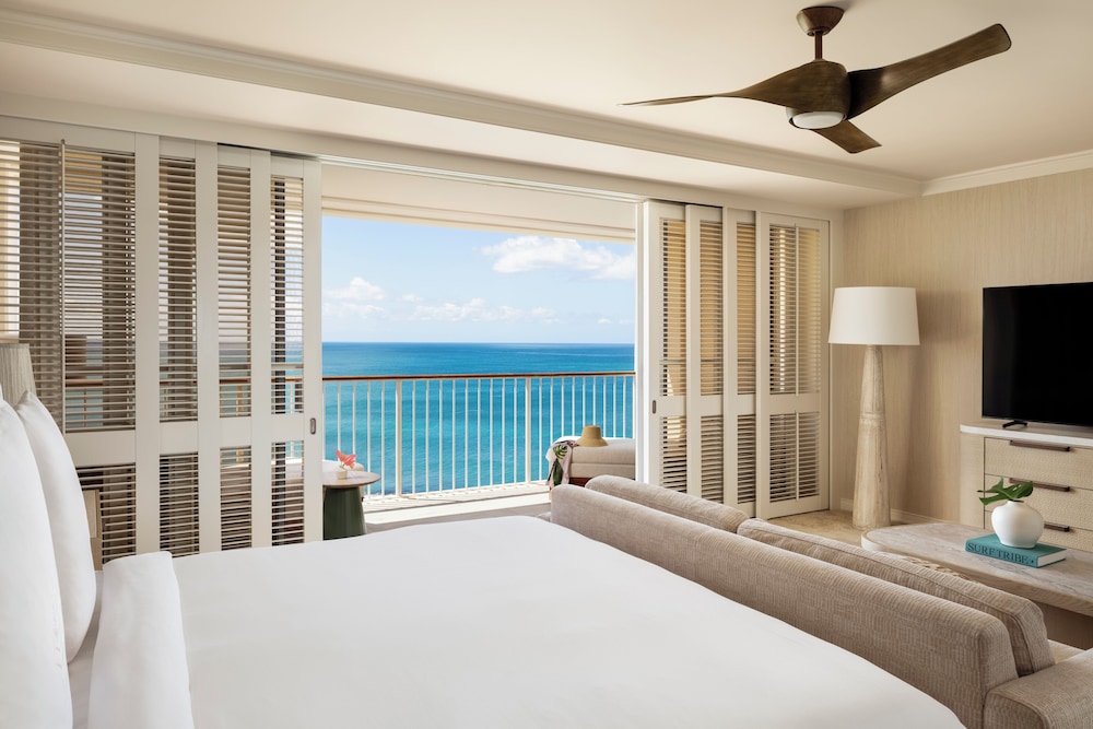 1 Bedroom, Club, Suite, King Bed, Ocean Front, Club Lounge Access
