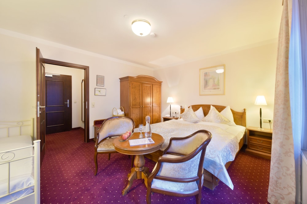 Cella Central Historic Boutique Hotel 55/69