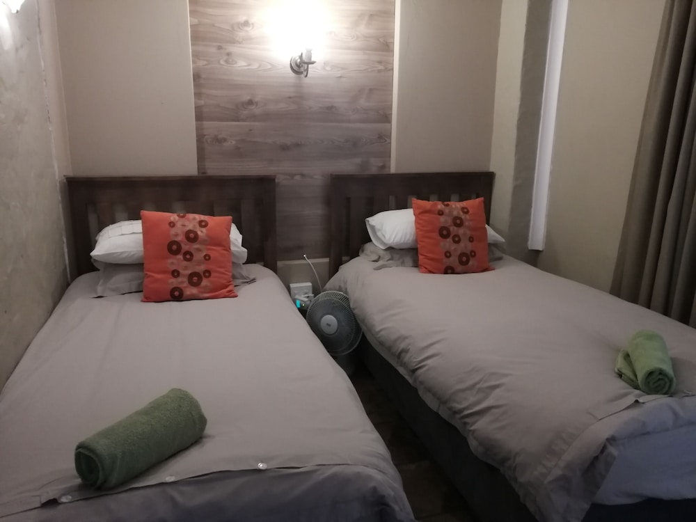 3 BEDROOMS, FAMILY, COTTAGE