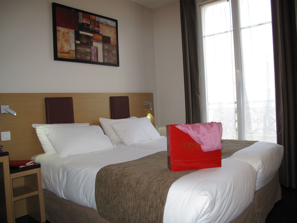Hotel Source 9/61