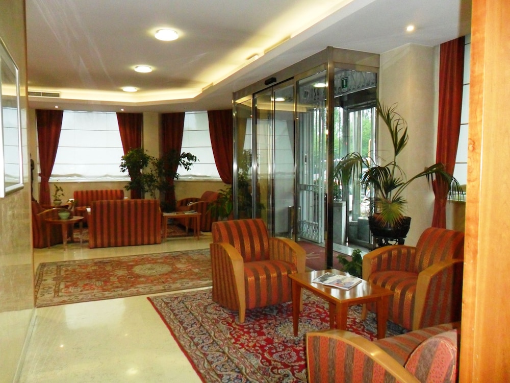 Hotel Riviera 4/55