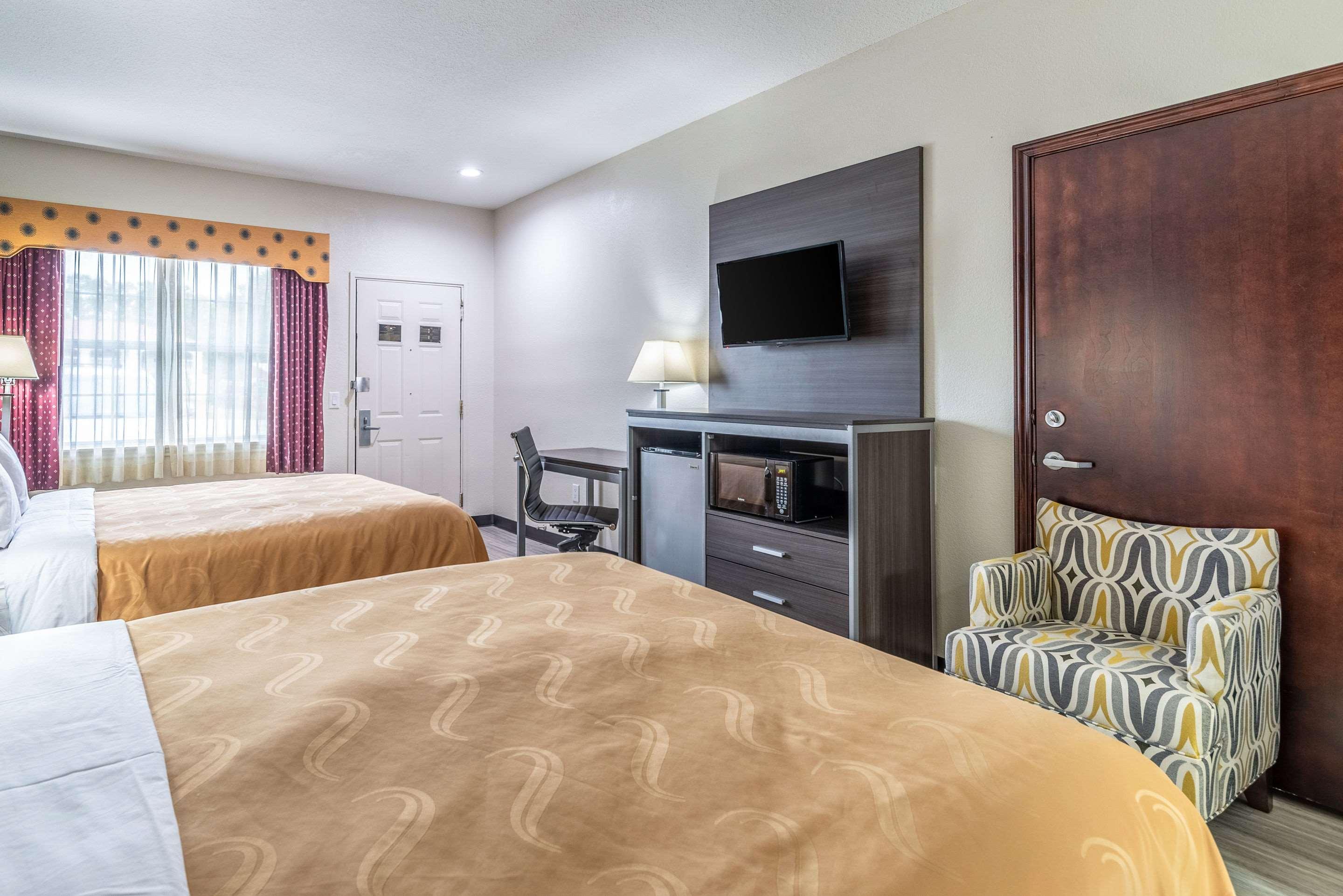 Room, 2 Queen Beds, Quality Inn & Suites Canton, TX 3/4