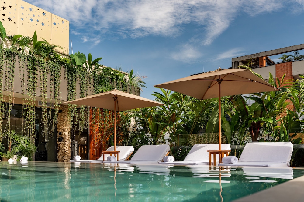 Elcielo Hotel and Restaurant 49/56
