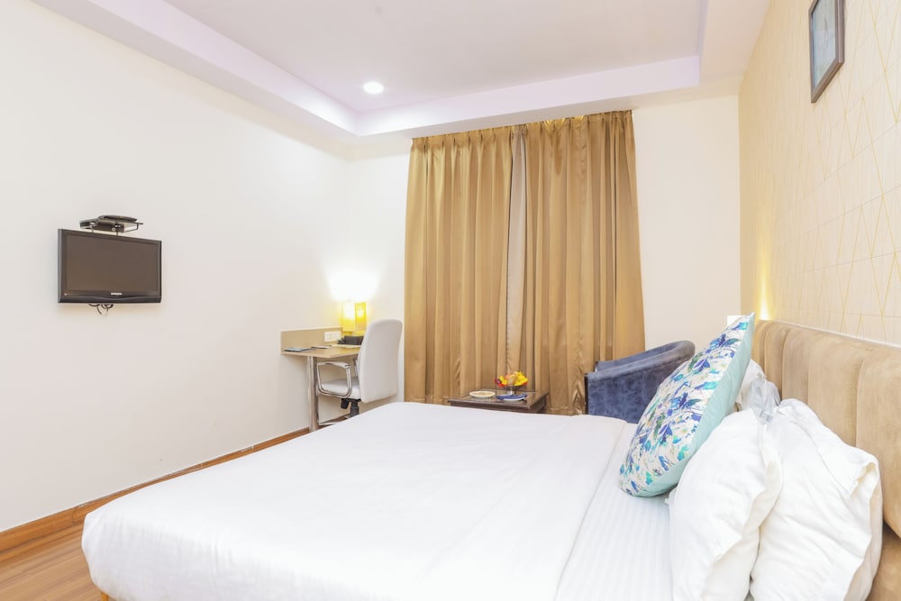 Hotel Hyphen 20/55