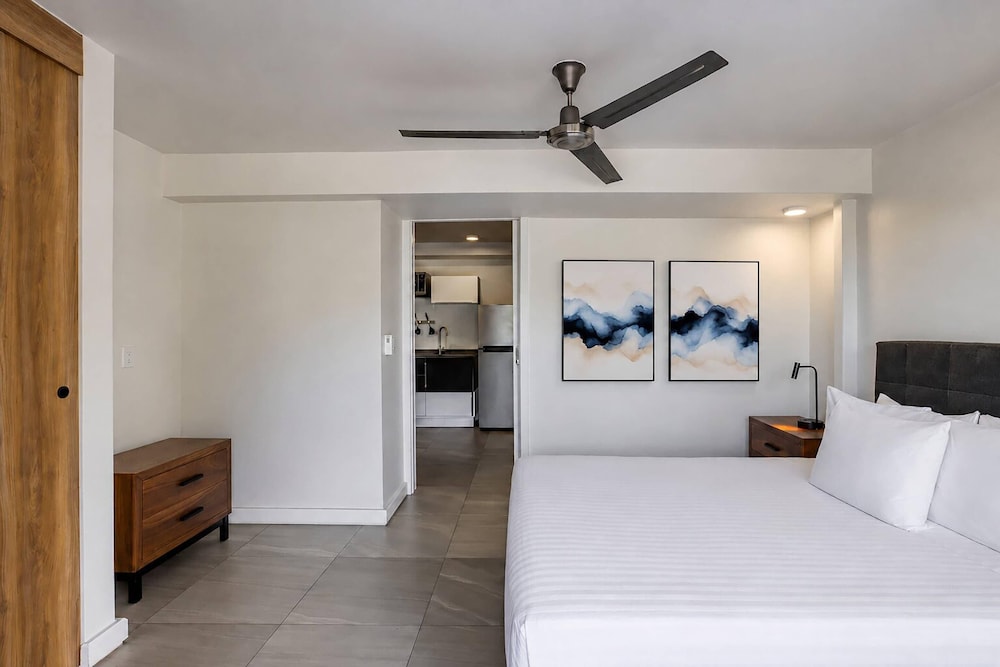 Comfort Suites Tijuana 25/65