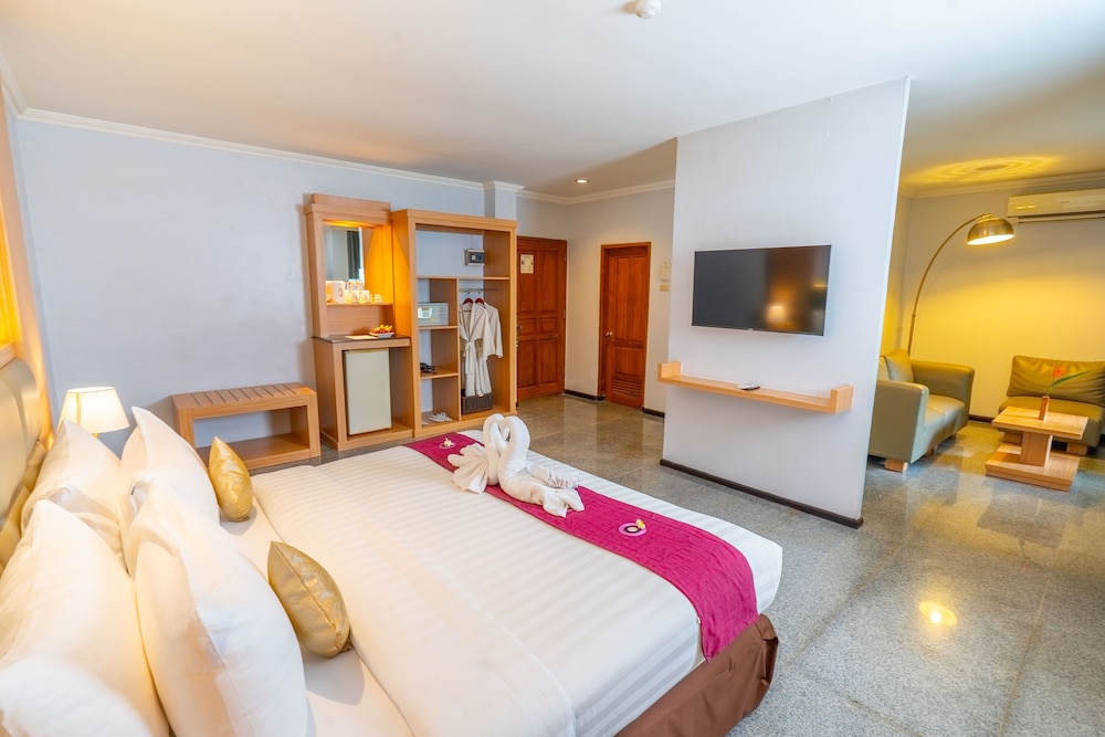 Famous Hotel Kuta (ex Permata Kuta Hotel by Prasanthi) 22/71