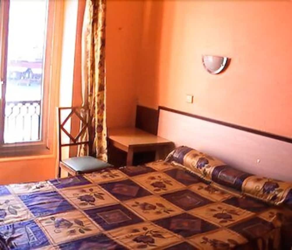 Hotel de Lorraine 19/32
