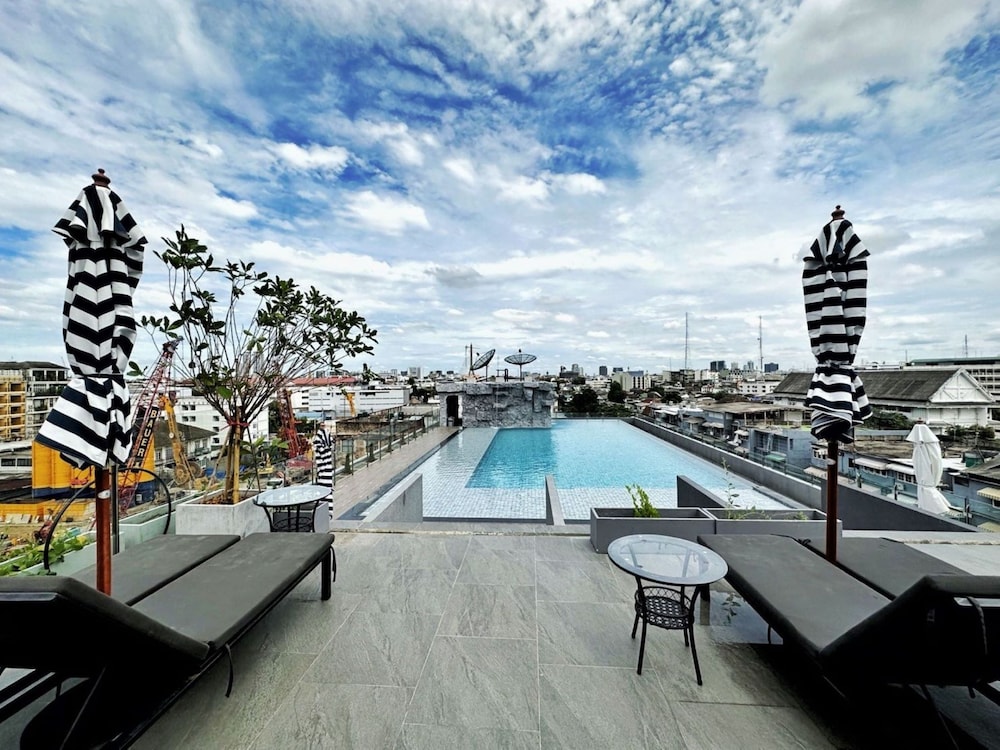 Ayathorn Bangkok Hotel 45/50