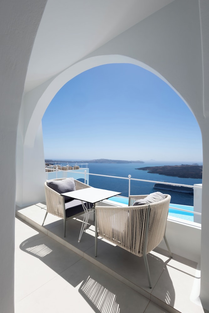 Cosmopolitan Suites - Adults Only 26/50