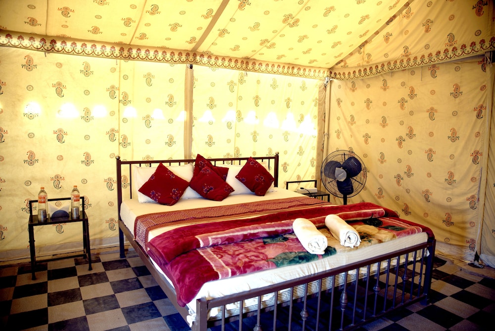 Welcome Desert Camps 14/40