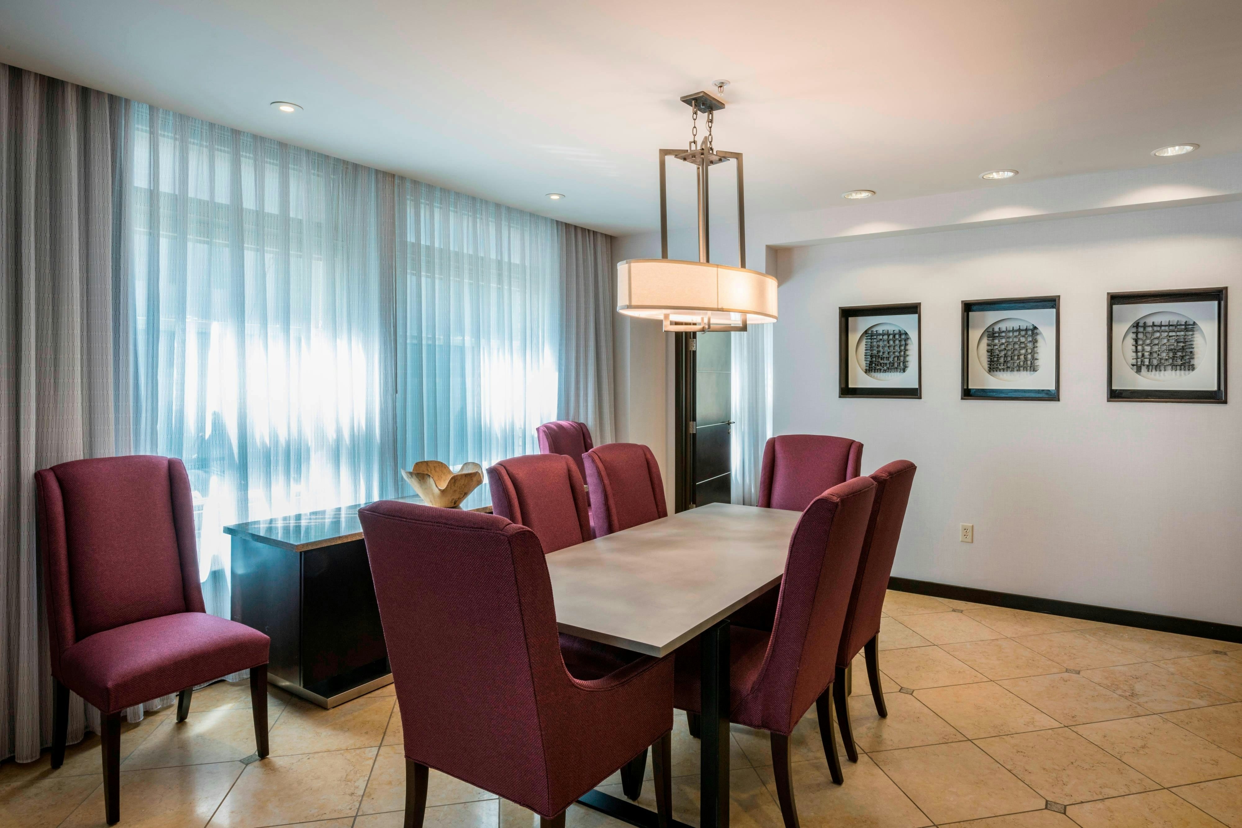 Courtyard By Marriott Tulsa Downtown 18/23