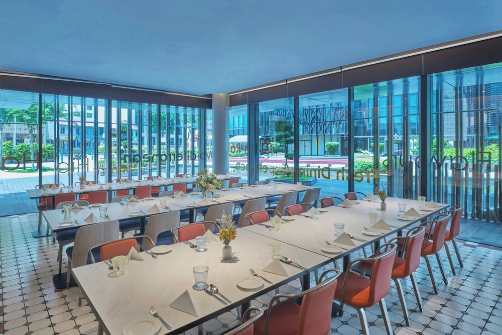 Aloft Singapore Novena 47/65